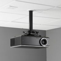 EIKI EK-820U professional projector